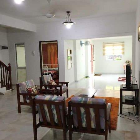 Rb Double Storey Bandar Tasik Selatan Homestay Kuala Lumpur Eksteriør billede
